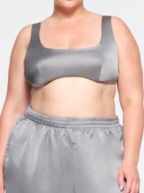 SKIMS Satin Silver/Gray Bra